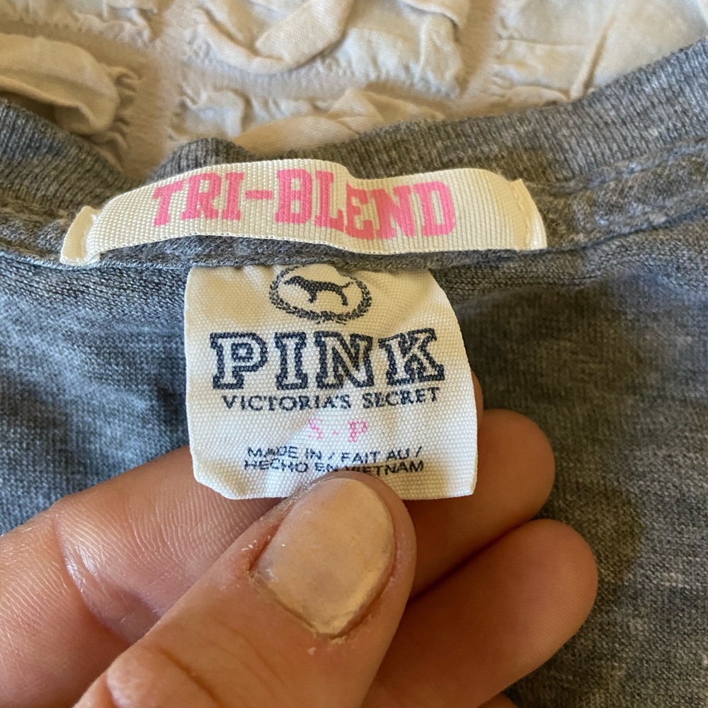 Victoria’s Secret Pink women’s tee